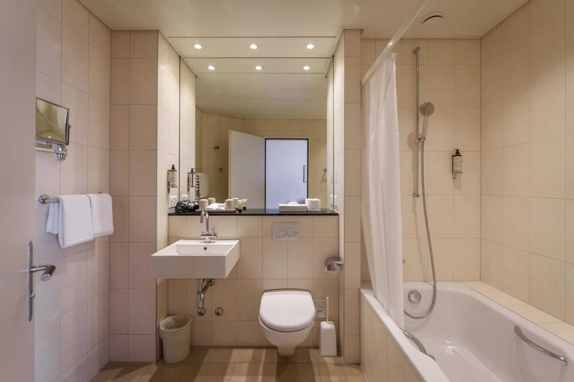 Hotel Schweizerhof Basel Eksteriør billede
