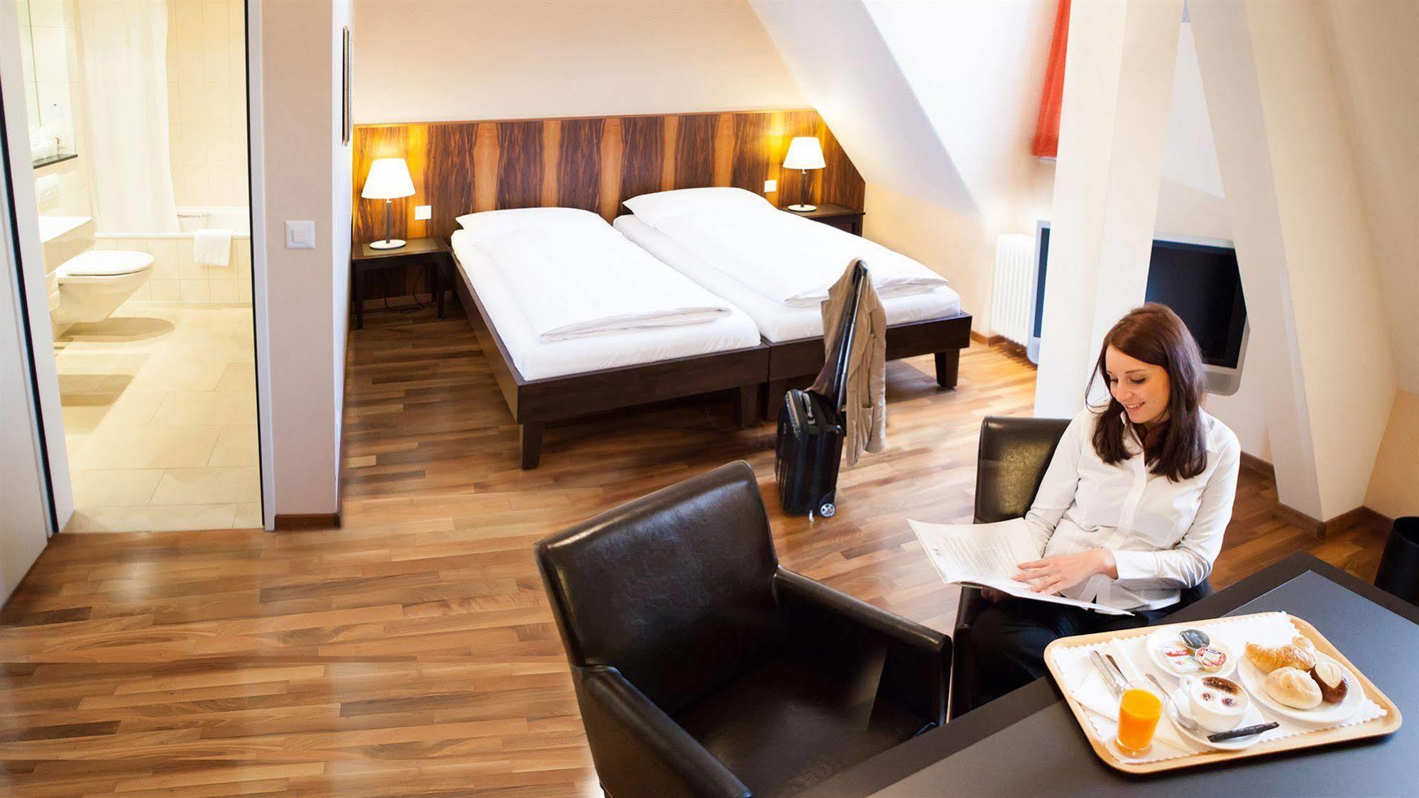 Hotel Schweizerhof Basel Eksteriør billede
