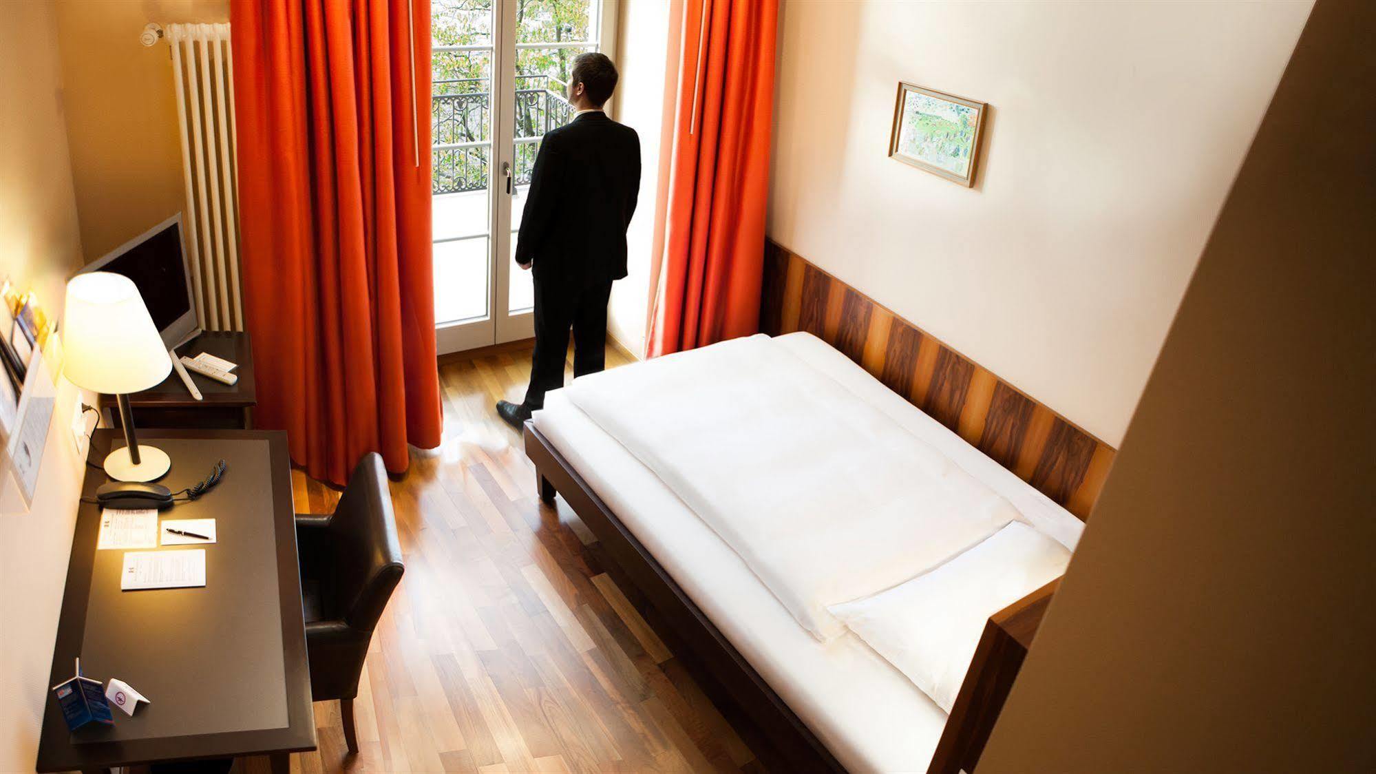 Hotel Schweizerhof Basel Eksteriør billede